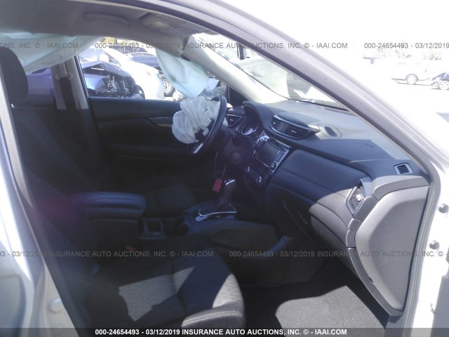 JN8AT2MT2JW454569 - 2018 NISSAN ROGUE S/SL/SV GRAY photo 5