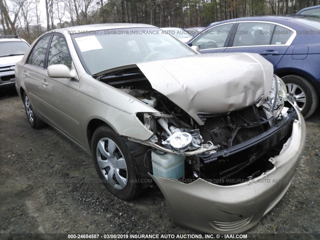 4T1BE32K55U527554 - 2005 TOYOTA CAMRY LE/XLE/SE GOLD photo 1