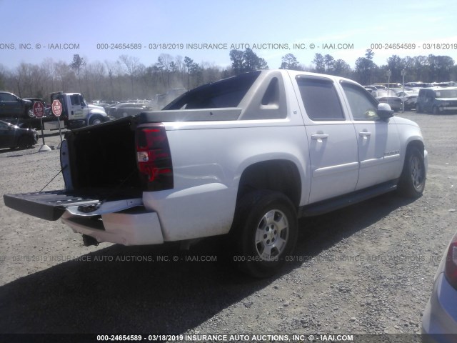 3GNEC22J19G188915 - 2009 CHEVROLET AVALANCHE C1500 LT WHITE photo 4