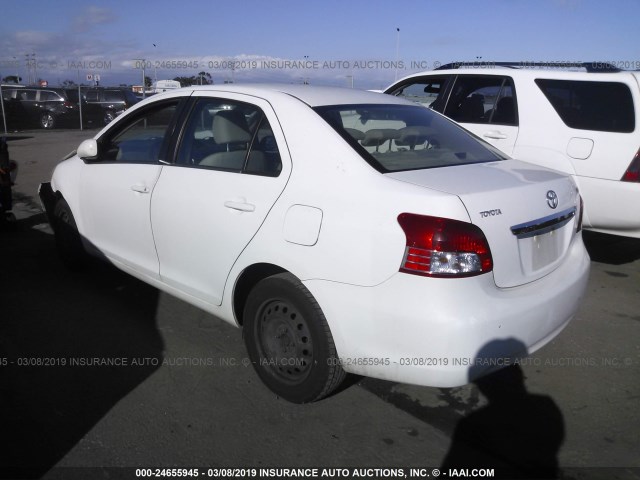 JTDBT923671044522 - 2007 TOYOTA YARIS WHITE photo 3