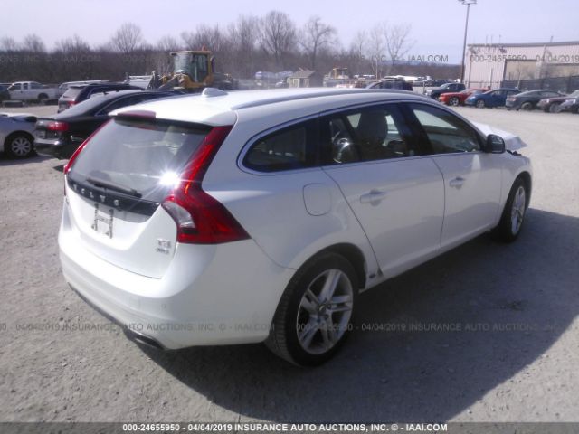 YV1612SD4F1195293 - 2015 VOLVO V60 PLATINUM White photo 4