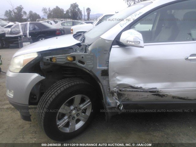 1GNER23D89S108168 - 2009 CHEVROLET TRAVERSE LT SILVER photo 6