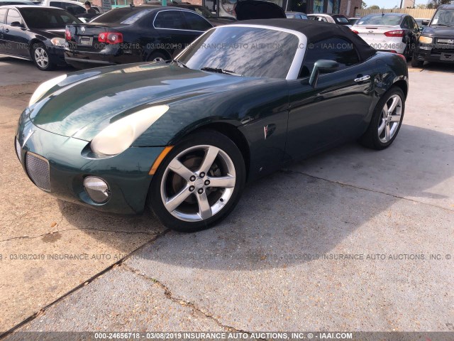 1G2MB35B46Y114234 - 2006 PONTIAC SOLSTICE GREEN photo 2