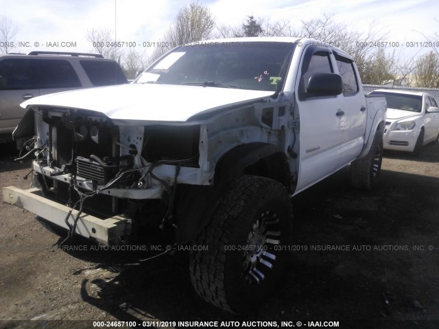 5TELU42N76Z151251 - 2006 TOYOTA TACOMA DOUBLE CAB WHITE photo 2