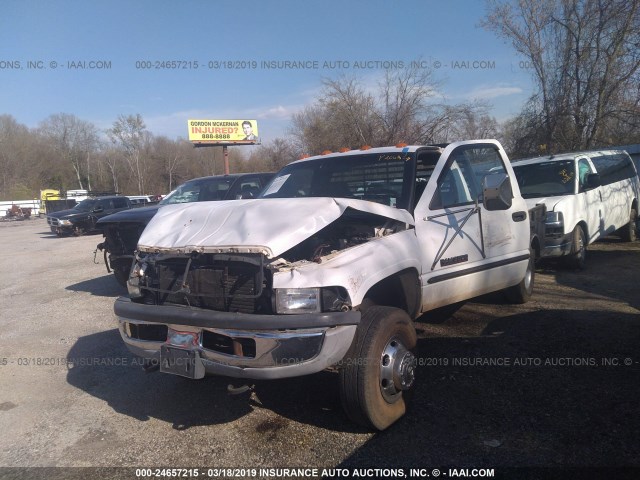 3B6MC3668YM211482 - 2000 DODGE RAM 3500 WHITE photo 2