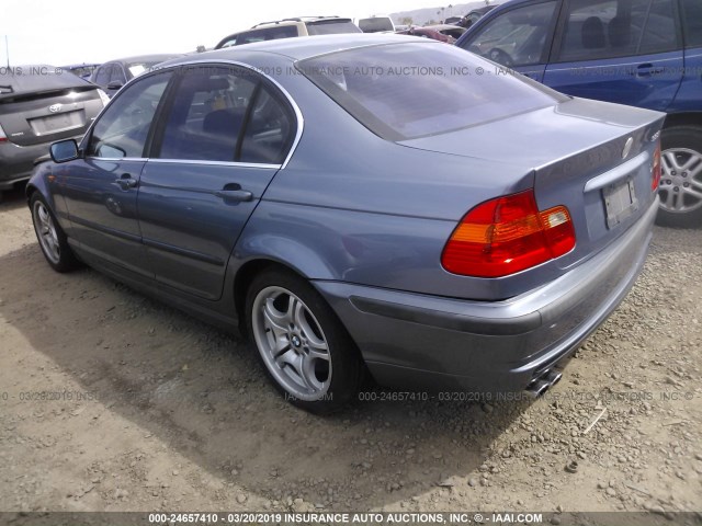 WBAEV53432KM00092 - 2002 BMW 330 I BLUE photo 3