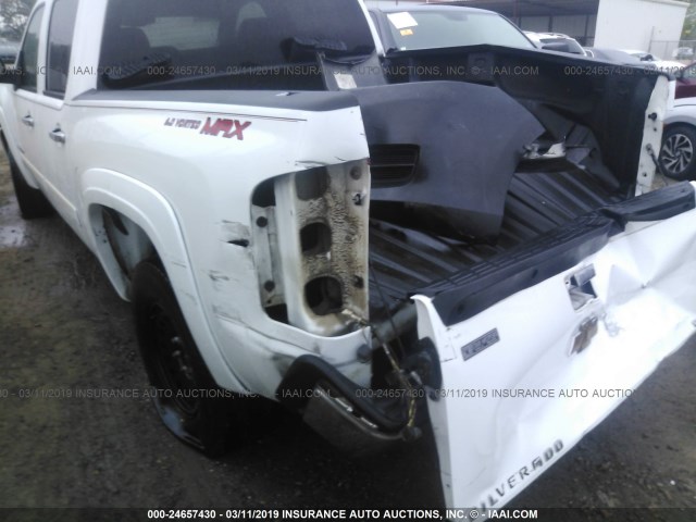 2GCFC13Y871633305 - 2007 CHEVROLET SILVERADO C1500 CREW CAB WHITE photo 6