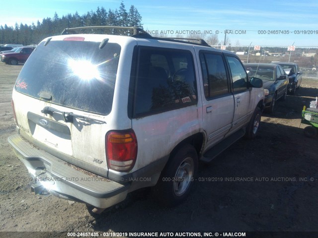 1FMZU73E8YUA28334 - 2000 FORD EXPLORER XLT WHITE photo 4