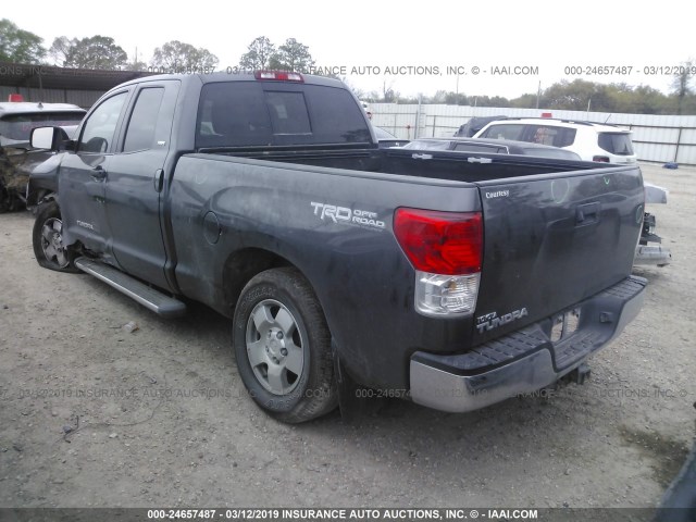 5TFRM5F13BX026983 - 2011 TOYOTA TUNDRA DOUBLE CAB SR5 GRAY photo 3