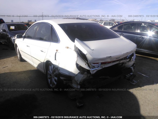 KMHFC46F96A053041 - 2006 HYUNDAI AZERA SE/LIMITED WHITE photo 3