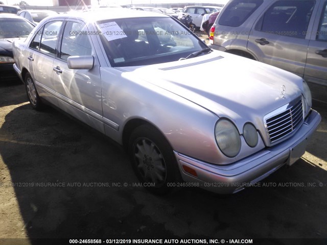 WDBJF65FXWA688626 - 1998 MERCEDES-BENZ E 320 SILVER photo 1