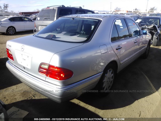 WDBJF65FXWA688626 - 1998 MERCEDES-BENZ E 320 SILVER photo 4