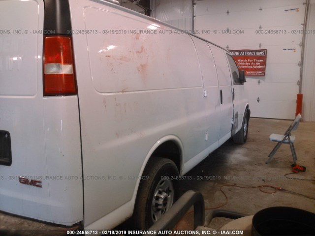 1GTW7GCG5D1190630 - 2013 GMC SAVANA G2500 WHITE photo 4