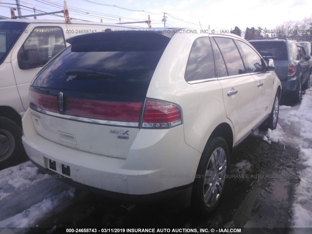 2LMDU88C78BJ26000 - 2008 LINCOLN MKX WHITE photo 4