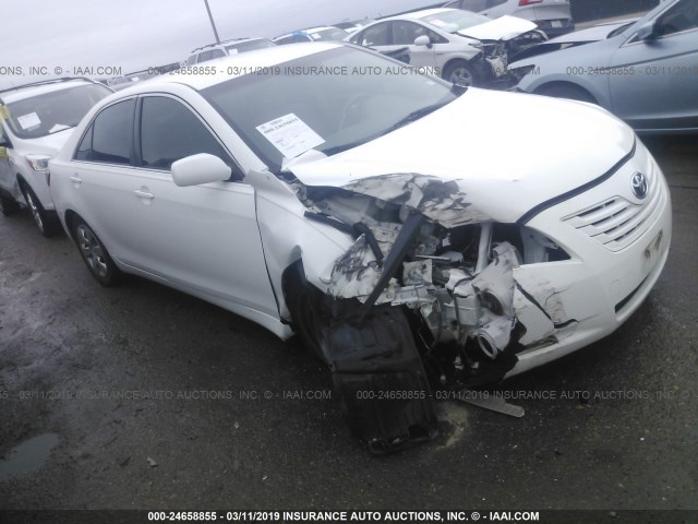 JTNBE46K773082453 - 2007 TOYOTA CAMRY NEW GENERAT CE/LE/XLE/SE WHITE photo 1