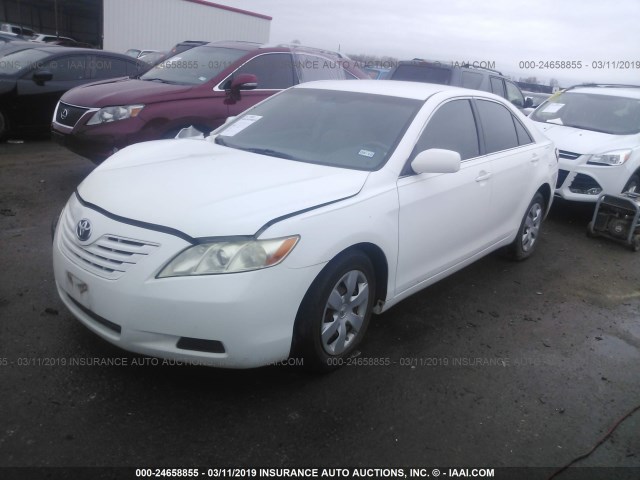 JTNBE46K773082453 - 2007 TOYOTA CAMRY NEW GENERAT CE/LE/XLE/SE WHITE photo 2