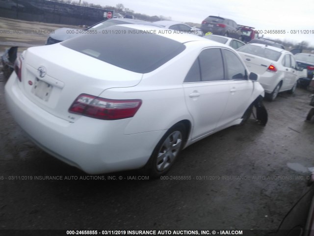 JTNBE46K773082453 - 2007 TOYOTA CAMRY NEW GENERAT CE/LE/XLE/SE WHITE photo 4