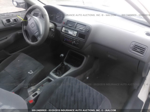 1HGEJ6123WL072857 - 1998 HONDA CIVIC DX WHITE photo 5