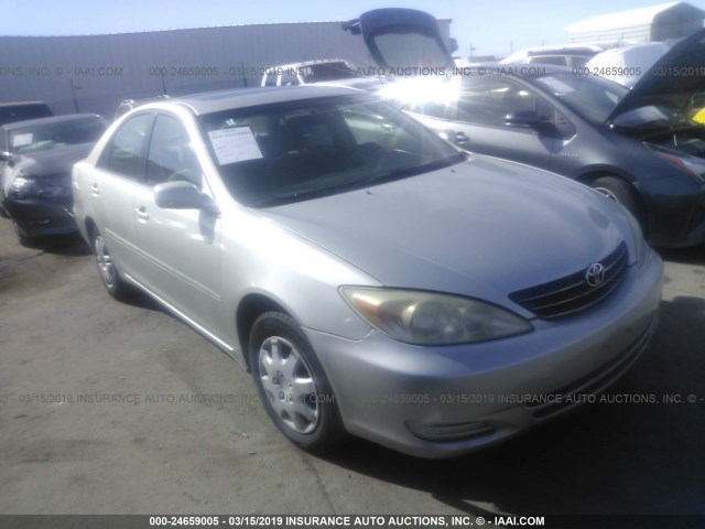 JTDBE32K230244179 - 2003 TOYOTA CAMRY LE/XLE Күміс фото 1