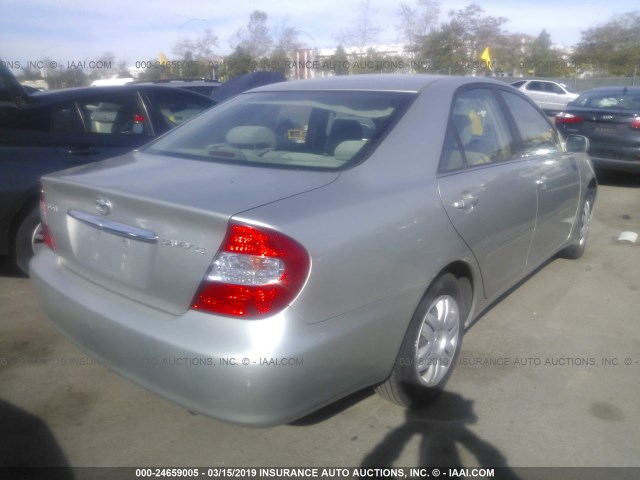 JTDBE32K230244179 - 2003 TOYOTA CAMRY LE/XLE Күміс фото 4