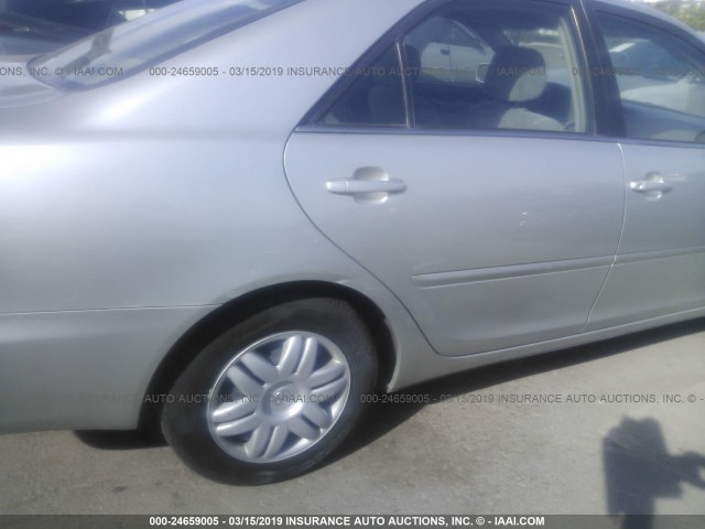 JTDBE32K230244179 - 2003 TOYOTA CAMRY LE/XLE Күміс фото 6