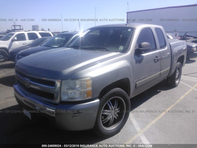 1GCEC19CX7Z556922 - 2007 CHEVROLET SILVERADO C1500 TAN photo 2