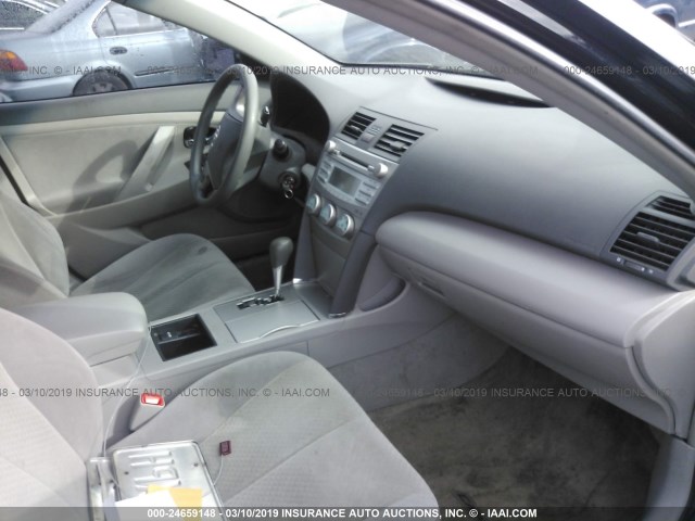 4T4BE46K38R046275 - 2008 TOYOTA CAMRY CE/LE/XLE/SE GRAY photo 5