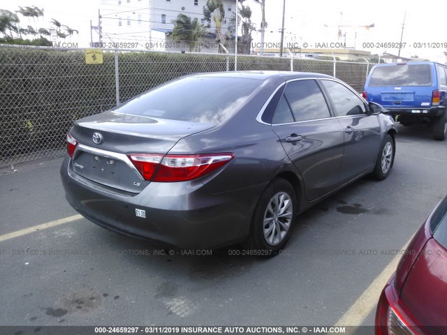 4T1BF1FK1GU146301 - 2016 TOYOTA CAMRY LE/XLE/SE/XSE GRAY photo 4