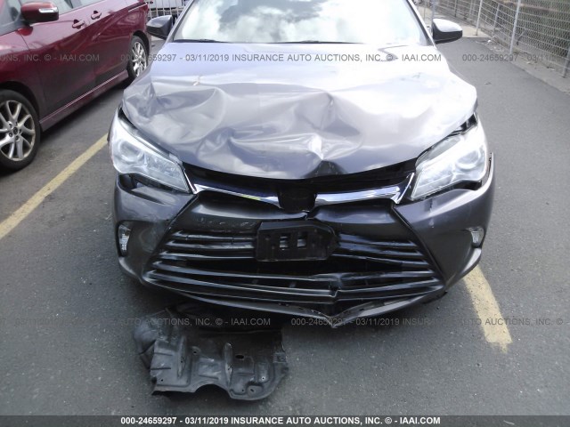 4T1BF1FK1GU146301 - 2016 TOYOTA CAMRY LE/XLE/SE/XSE GRAY photo 6