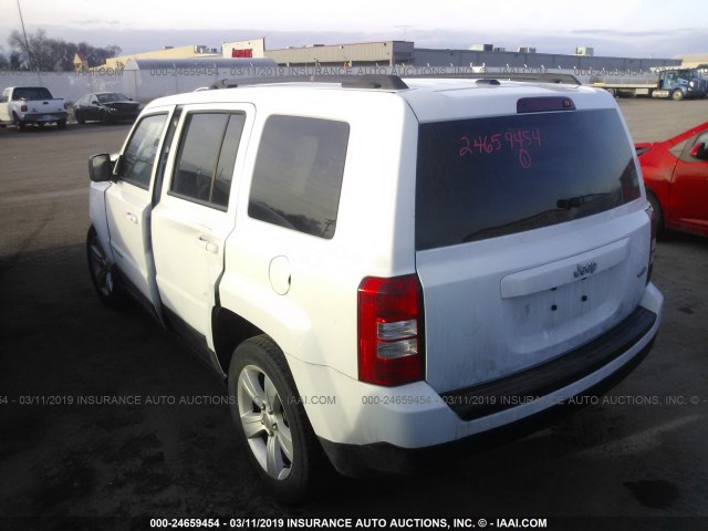 1C4NJPFB4HD183069 - 2017 JEEP PATRIOT LATITUDE WHITE photo 3