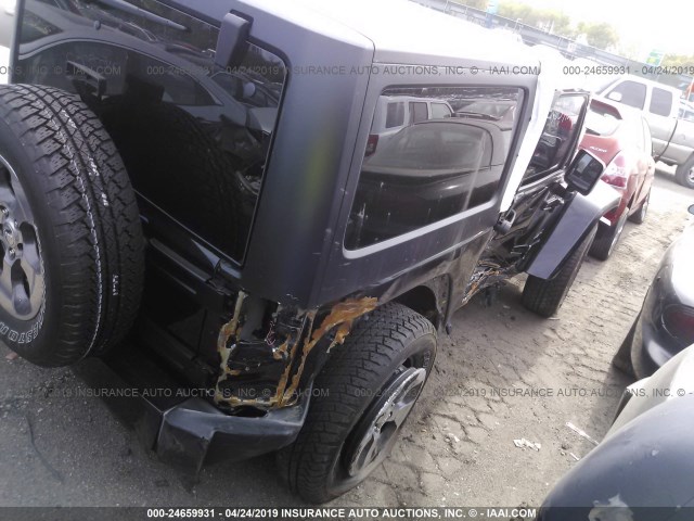 1C4AJWBG8HL647836 - 2017 JEEP WRANGLER SAHARA BLACK photo 4