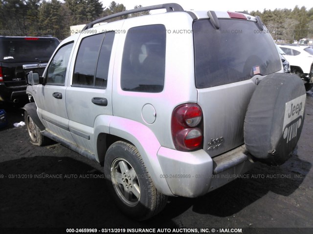 1J4GL38K95W674353 - 2005 JEEP LIBERTY RENEGADE SILVER photo 3