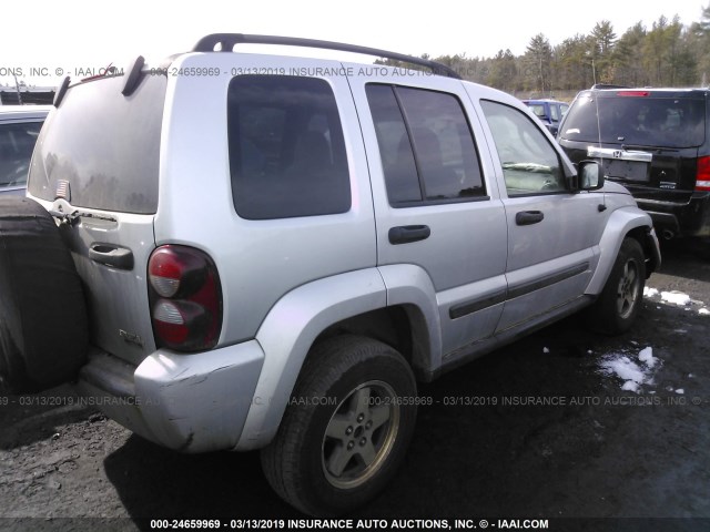 1J4GL38K95W674353 - 2005 JEEP LIBERTY RENEGADE SILVER photo 4