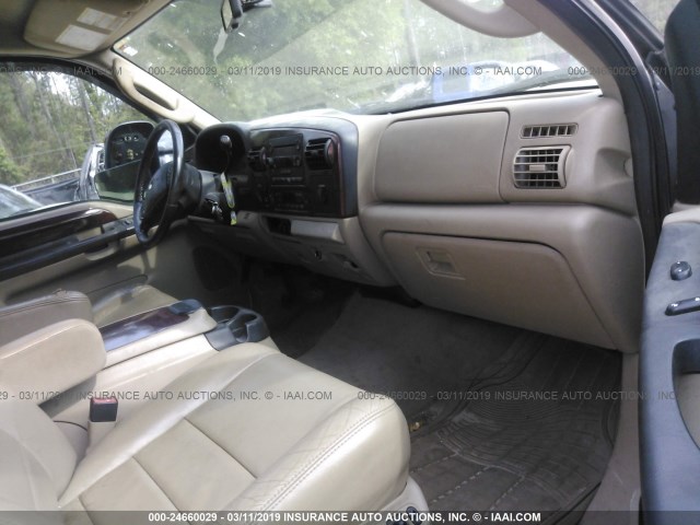 1FTSW21PX6EA14529 - 2006 FORD F250 SUPER DUTY WHITE photo 5