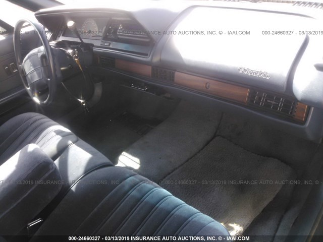 1G3HN53L5PH322779 - 1993 OLDSMOBILE 88 ROYALE WHITE photo 5