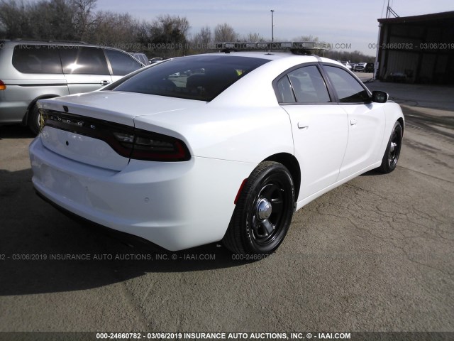 2C3CDXAT6JH255868 - 2018 DODGE CHARGER POLICE WHITE photo 4