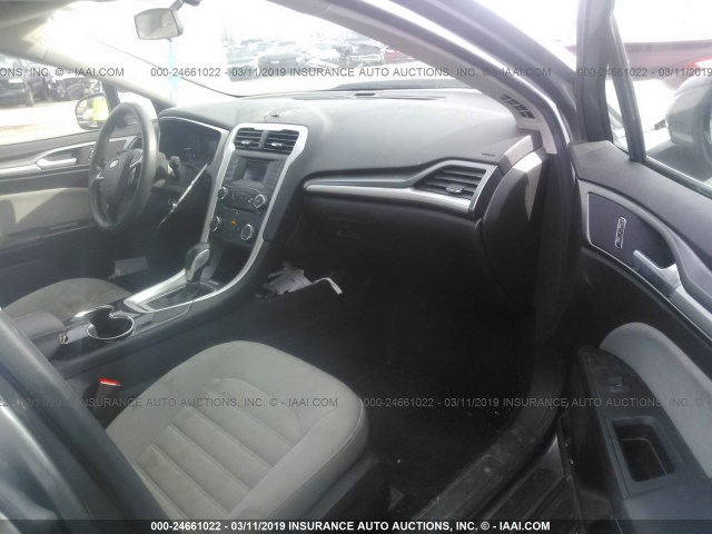 1FA6P0G75E5385029 - 2014 FORD FUSION S GRAY photo 5