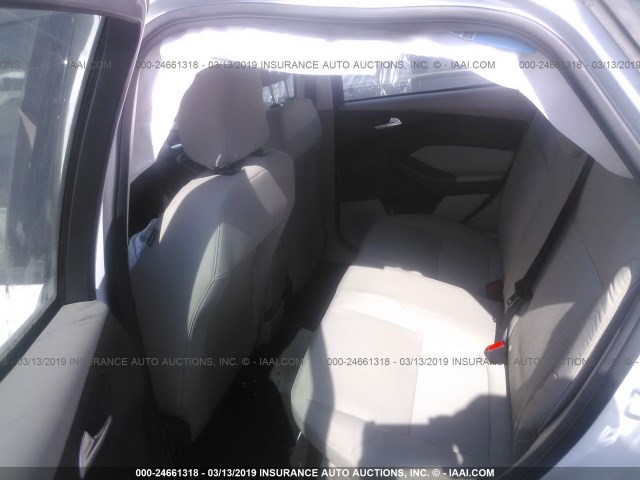 1FADP3K28JL222806 - 2018 FORD FOCUS SE Սպիտակ լուսանկար 8