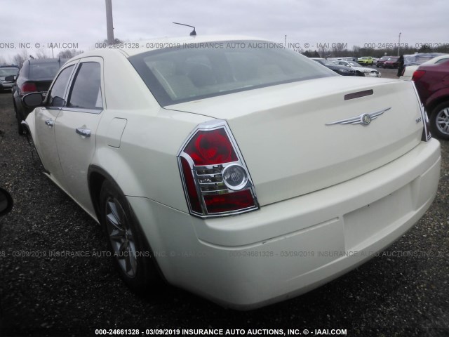 2C3KA43R98H260397 - 2008 CHRYSLER 300 LX WHITE photo 3