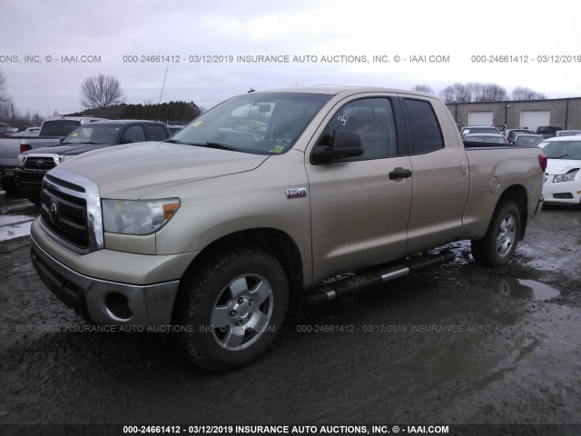 5TFUY5F11AX144592 - 2010 TOYOTA TUNDRA DOUBLE CAB SR5 GOLD photo 2