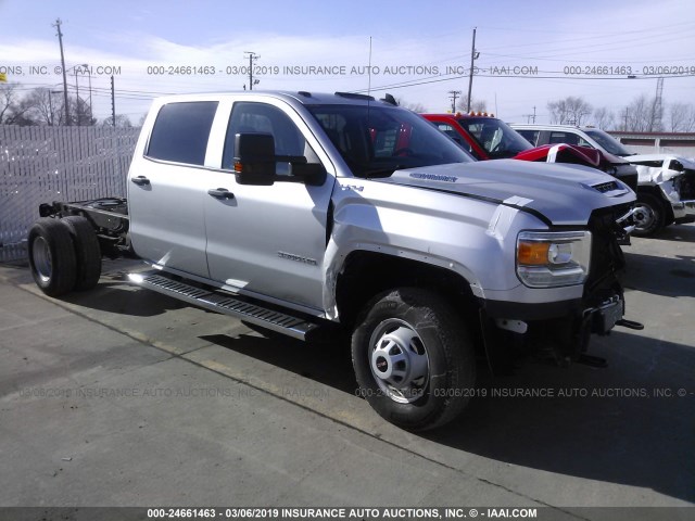 1GD42VCY0JF250908 - 2018 GMC SIERRA SILVER photo 1