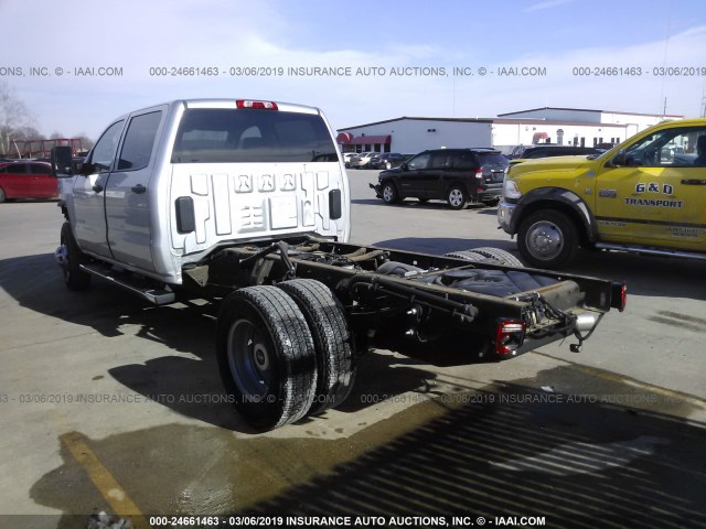 1GD42VCY0JF250908 - 2018 GMC SIERRA SILVER photo 3