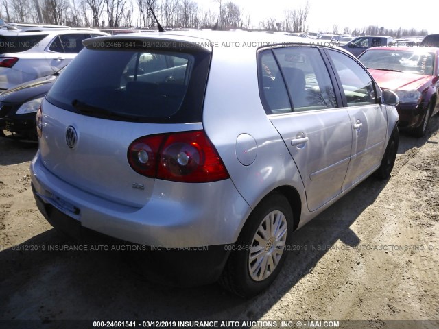 WVWDA71K58W004898 - 2008 VOLKSWAGEN RABBIT SILVER photo 4