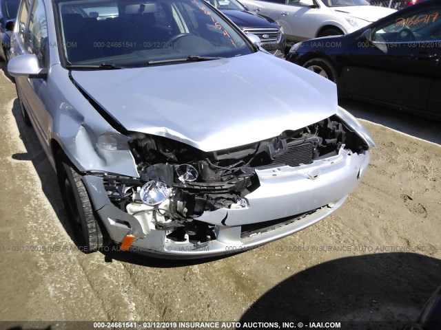 WVWDA71K58W004898 - 2008 VOLKSWAGEN RABBIT SILVER photo 6