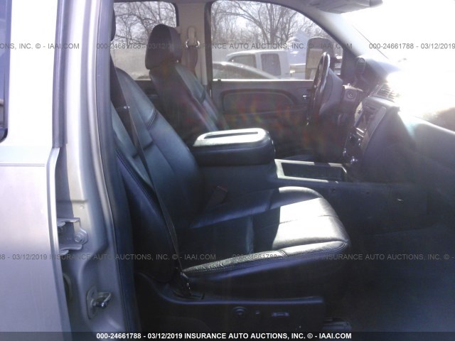 1GTHK33627F507973 - 2007 GMC NEW SIERRA K3500 GRAY photo 5