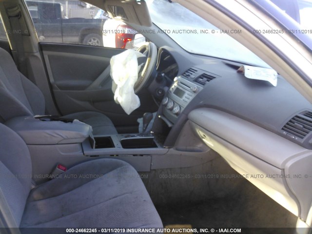 4T4BF3EK6BR127688 - 2011 TOYOTA CAMRY SE/LE/XLE 黑色 照片 5