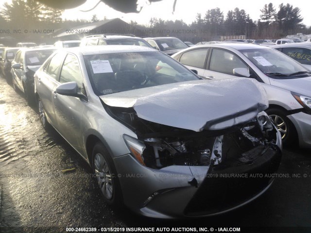 4T1BF1FK3GU171572 - 2016 TOYOTA CAMRY LE/XLE/SE/XSE ვერცხლისფერი ფოტო 1