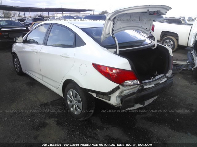 KMHCT4AEXGU161640 - 2016 HYUNDAI ACCENT SE WHITE photo 3