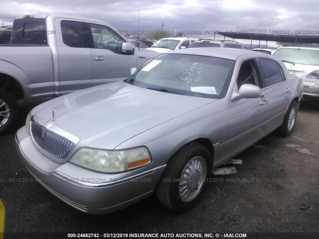 1LNHM81W74Y633414 - 2004 LINCOLN TOWN CAR EXECUTIVE/SIGNATURE SILVER photo 2