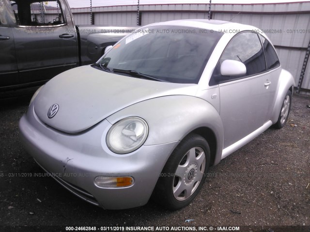 3VWCA21C0YM436223 - 2000 VOLKSWAGEN NEW BEETLE GLS Gümüş foto 2